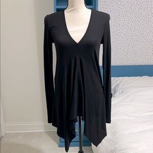 BCBGMAXAZRIA black ribbed deep v-neck draped long sleeve tunic top size small